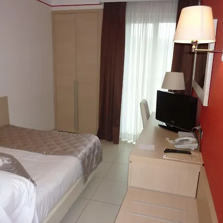 Mediterraneo Palace 호텔 아망테