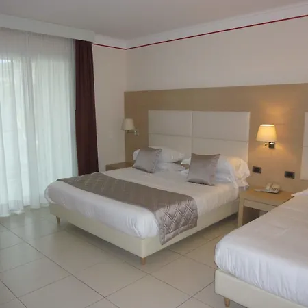 מלון Mediterraneo Palace אמנטיאה
