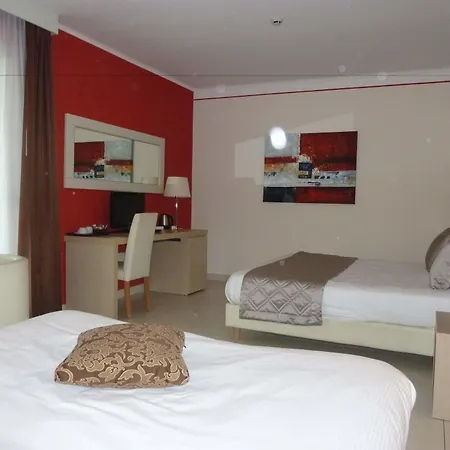 מלון Mediterraneo Palace 4*