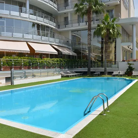 מלון Mediterraneo Palace 4*