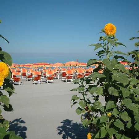 Mediterraneo Palace 호텔 아망테