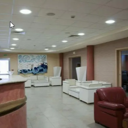 Mediterraneo Palace אמנטיאה