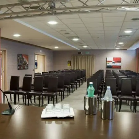 Mediterraneo Palace מלון