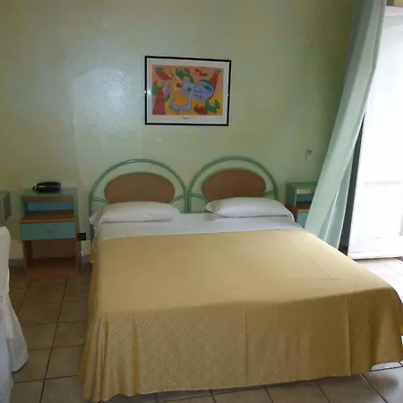 מלון Mediterraneo Palace