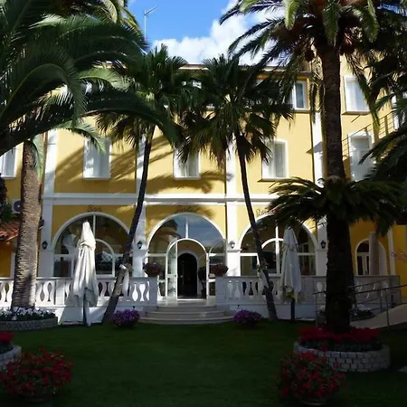 מלון Mediterraneo Palace