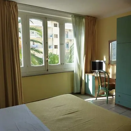 מלון Mediterraneo Palace אמנטיאה