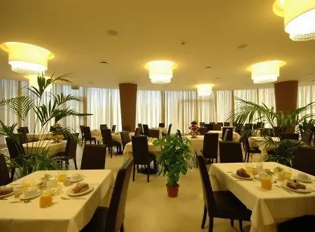 מלון Mediterraneo Palace