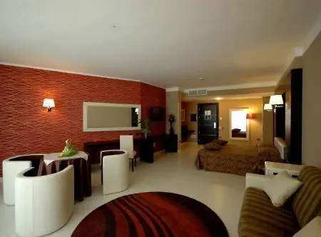 Mediterraneo Palace אמנטיאה