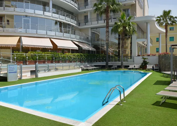 Hotel Mediterraneo Palace 4*